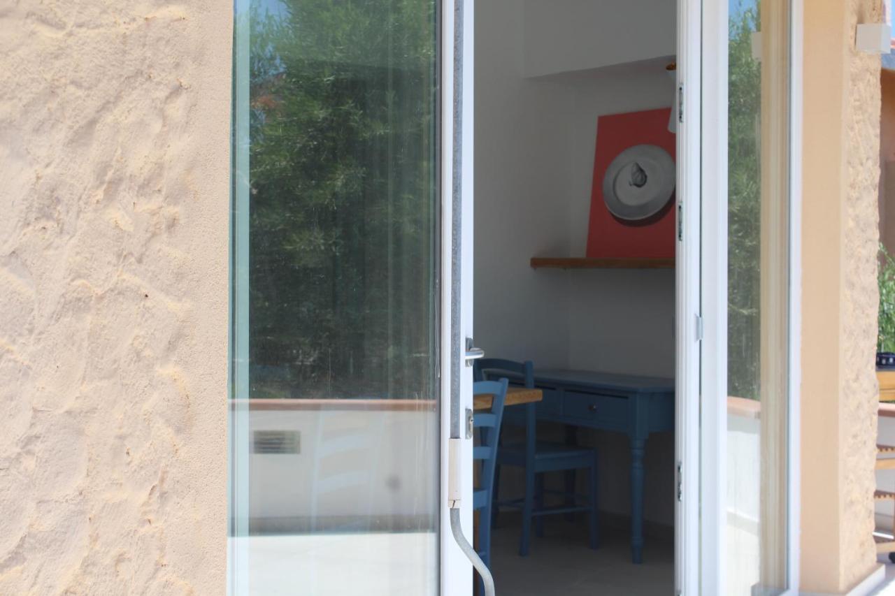 Bona Ciurrata Hotel Golfo Aranci Bagian luar foto