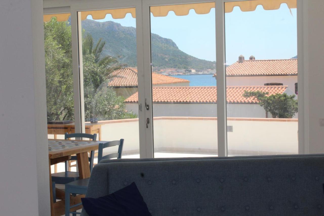 Bona Ciurrata Hotel Golfo Aranci Bagian luar foto