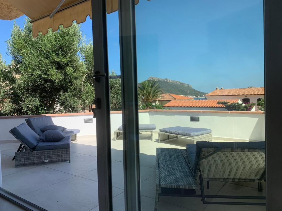 Bona Ciurrata Hotel Golfo Aranci Bagian luar foto