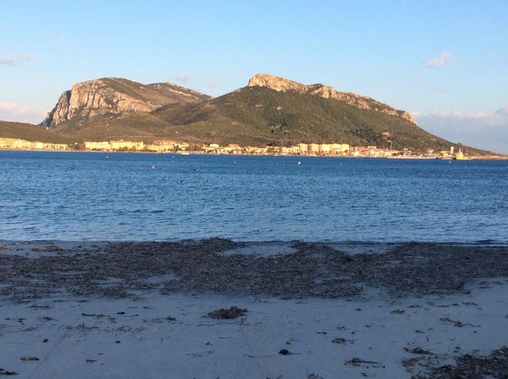 Bona Ciurrata Hotel Golfo Aranci Bagian luar foto